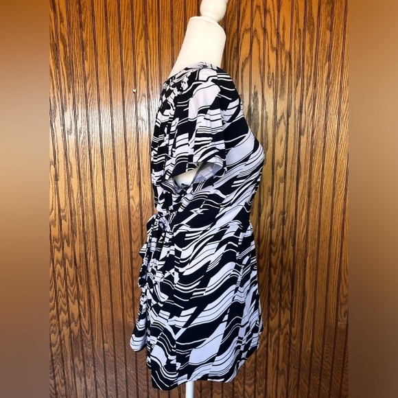 Apostrophe black and white stretch tie back shirt size XL - Picture 4 of 16